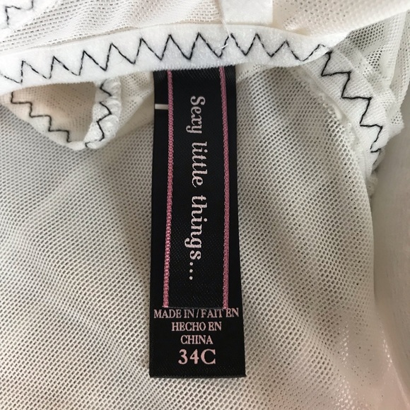 VS Sexy Little Things Lingerie - Picture 3 of 8